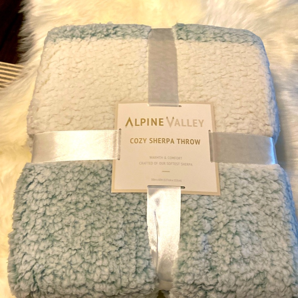 Alpine Valley Sherpa Throw